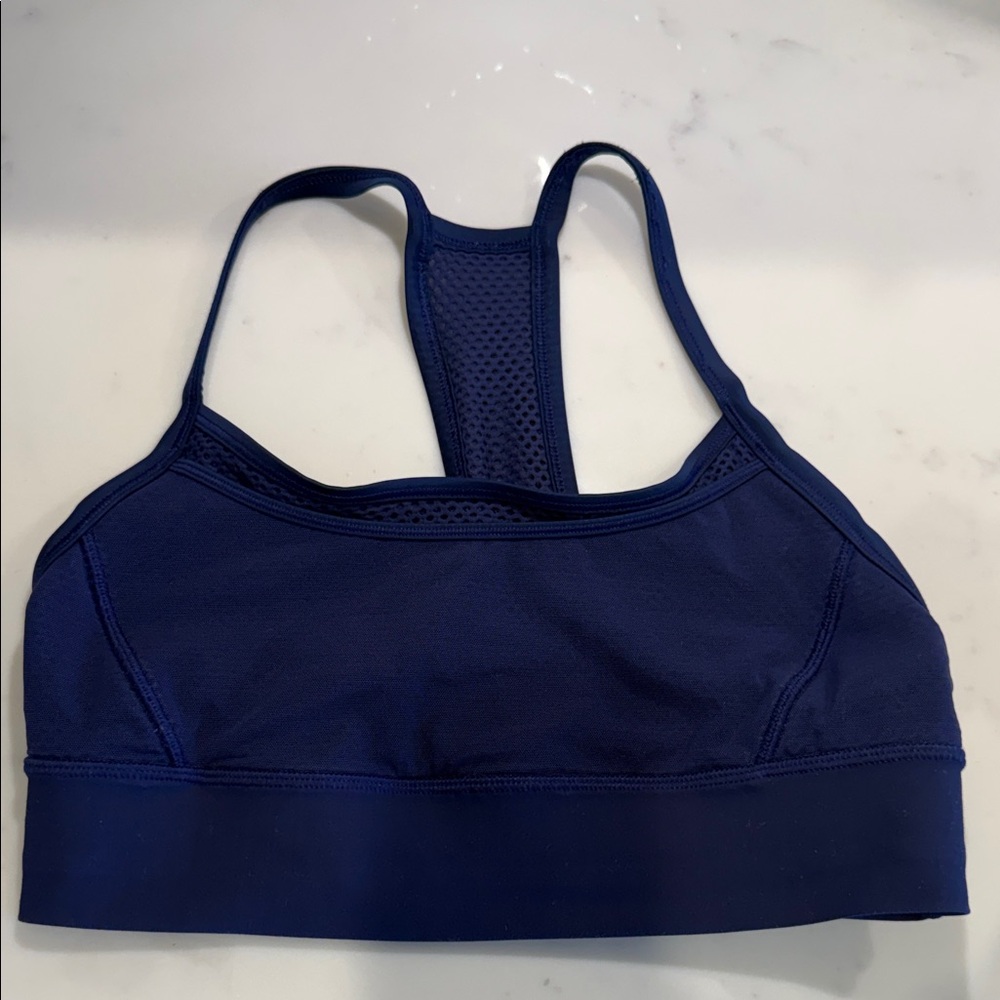 Lululemon size 6 Women's Navy Sports Bra